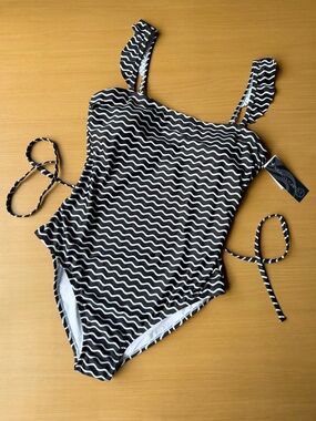 Aqua Couture One Piece Swimsuit XL NWT $70 Black White Wave Ruffle Strap Tie Sid